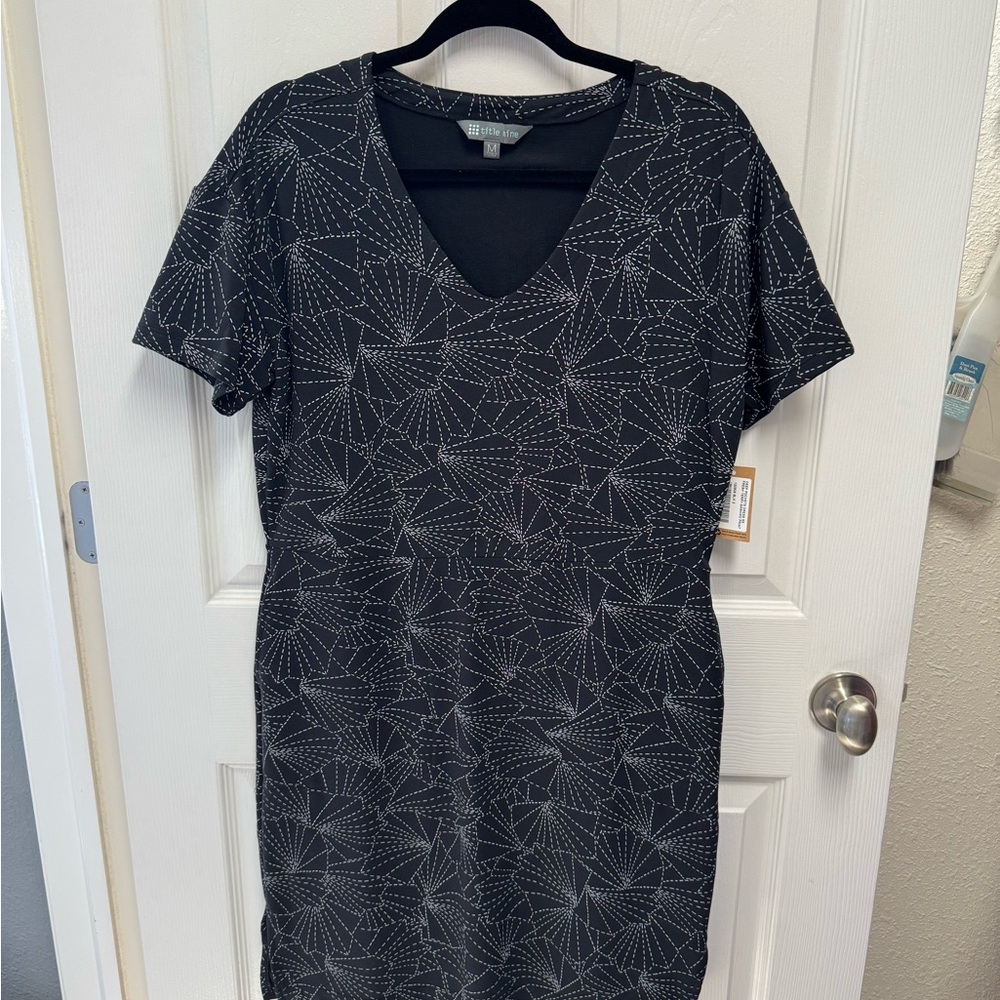 Title Nine Black and White Geometric Midi Dress